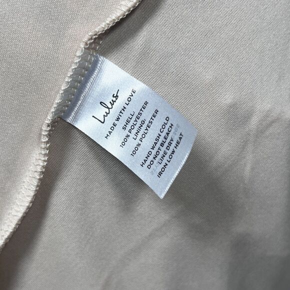 NWT Charmaine White Embroidered Mini Dress Size Medium - Picture 14 of 14